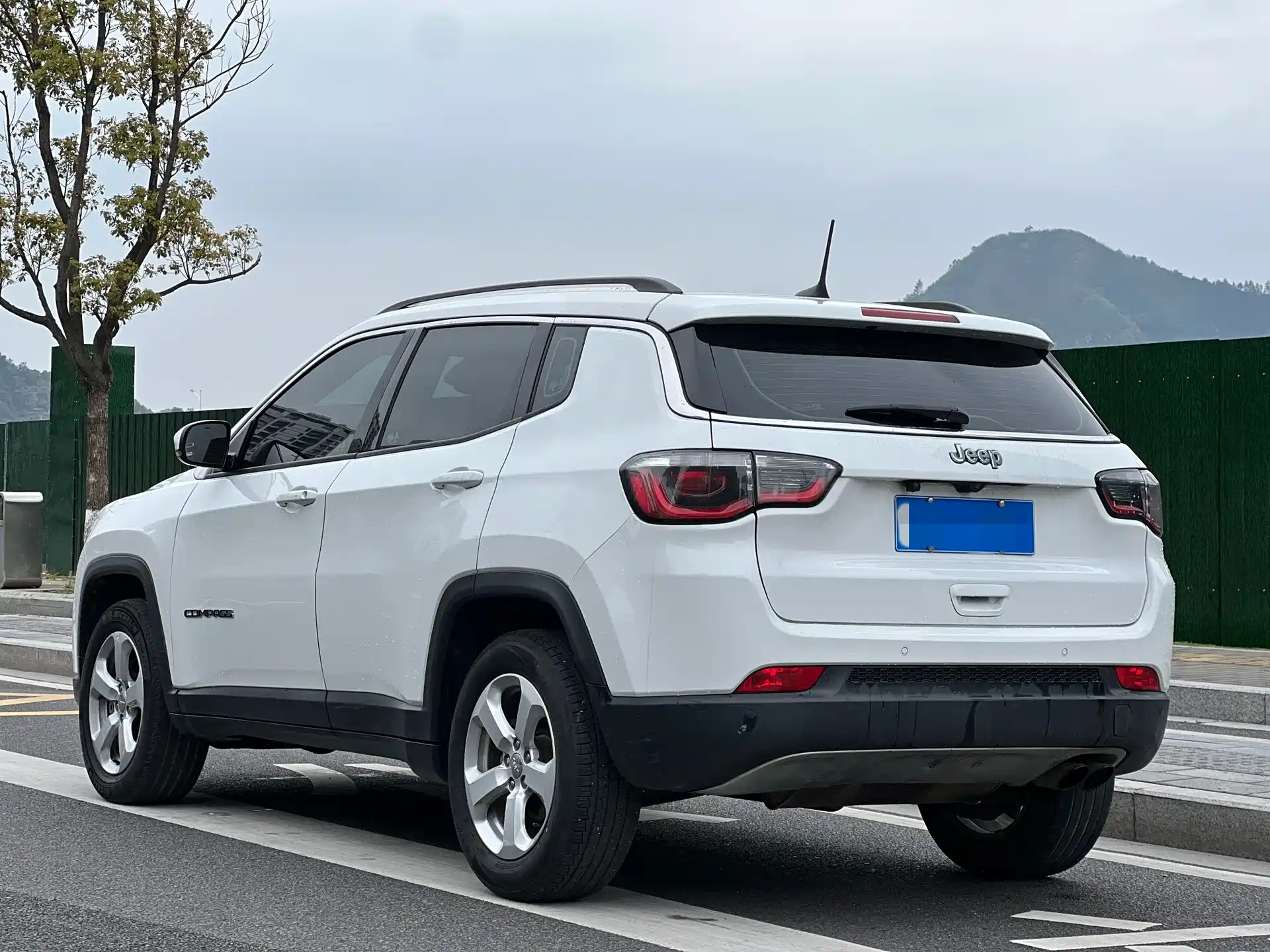 Фото 18 - Jeep Compass