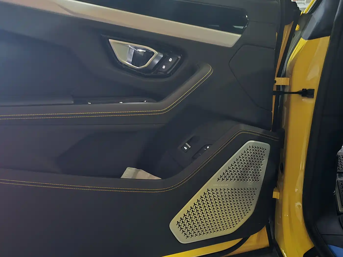 Lamborghini Urus 2018 4.0T V8 фото 9