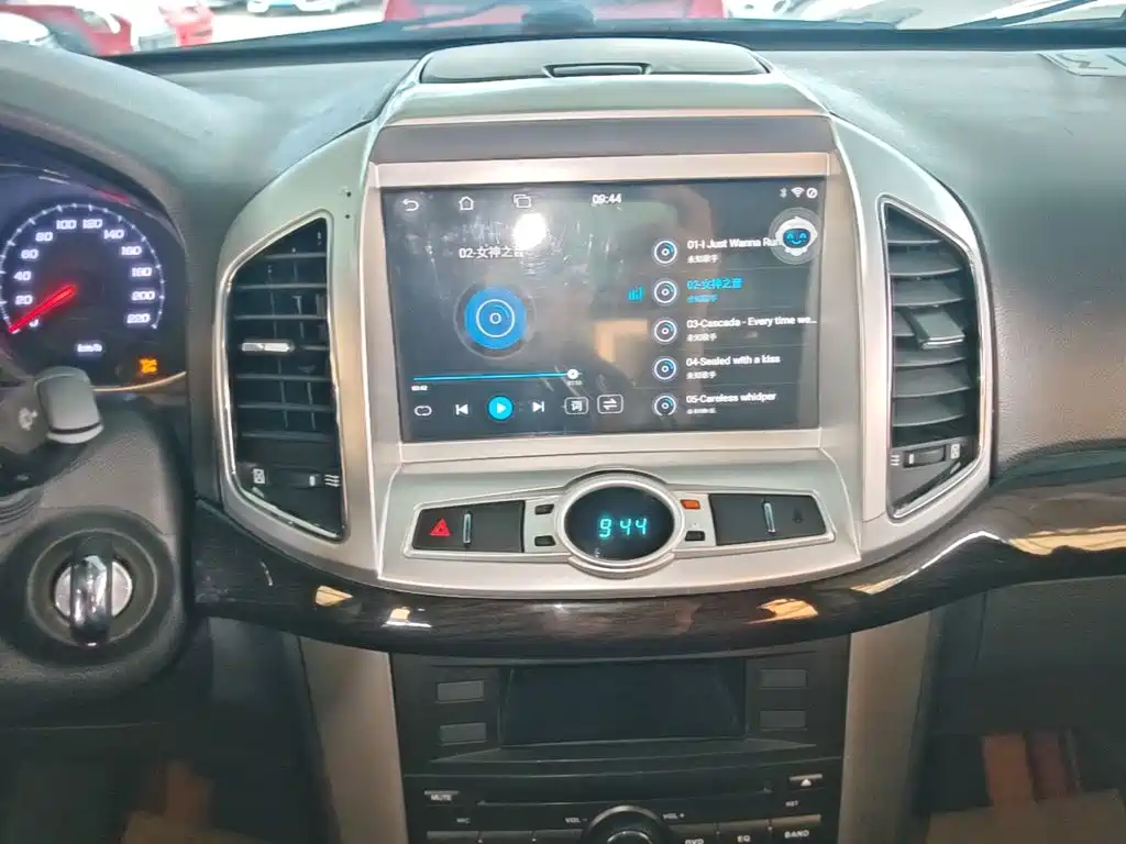 Chevrolet Captiva 2016 2015 2.4L 2WD Urban Edition 7-seater
