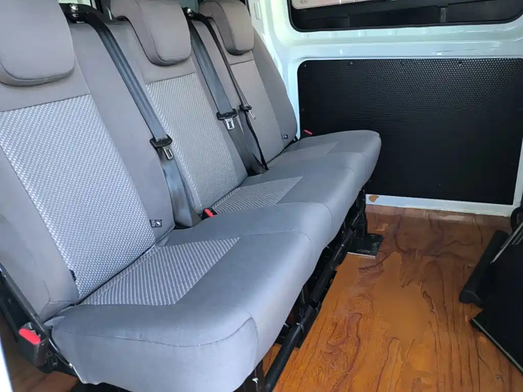 Ford Transit 2023 2019 2.0T Diesel Multi-Purpose Commercial Vehicle Short Wheelbase Low Roof 6-Seater China VI