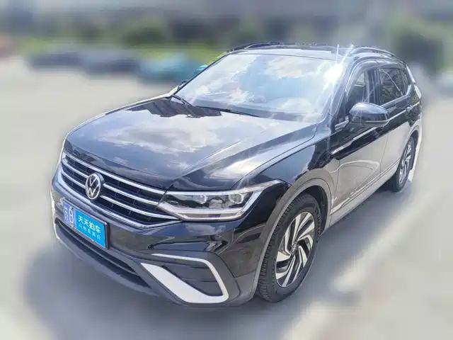 Volkswagen Tiguan L 2022 330TSI Automatic 2WD Comfort Edition — фото 1