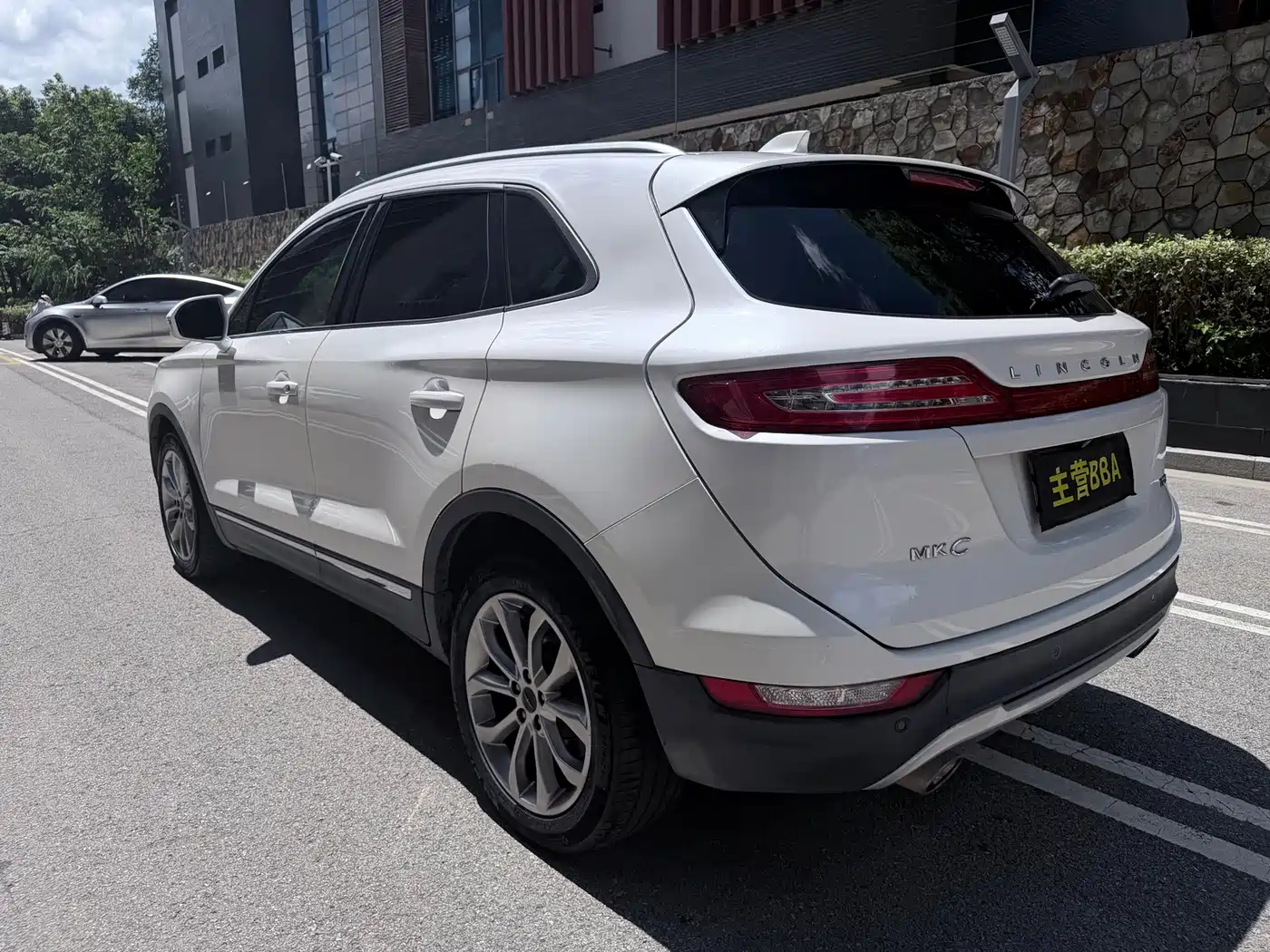 Фото 17 - Lincoln MKC