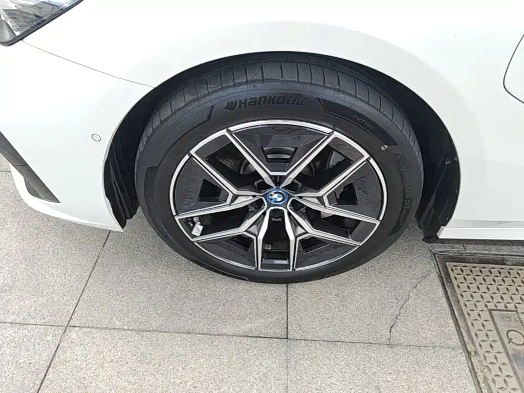 BMW i5 2024 2024 eDrive 35L Luxury Package