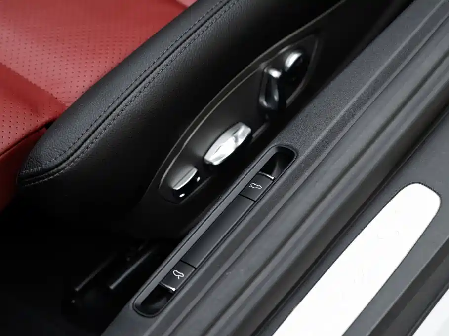 Photo 17 - Porsche 718