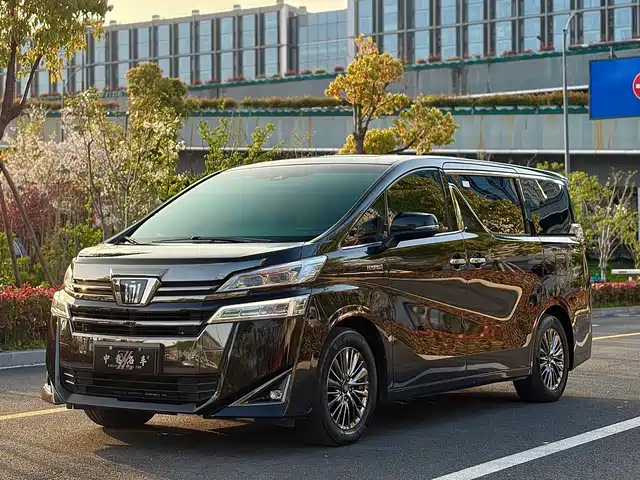 Toyota Vellfire Toyota Crown, гибрид, 2.5L, HV Максимум