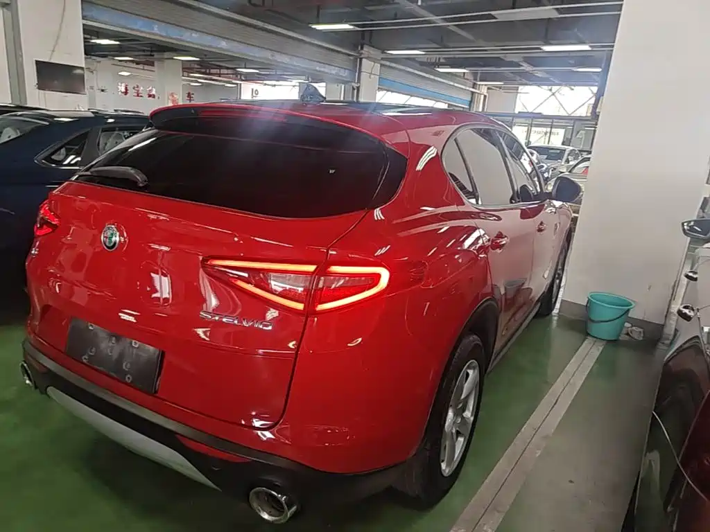 Alfa Romeo Stelvio 2017 2017 2.0T 200HP Elite