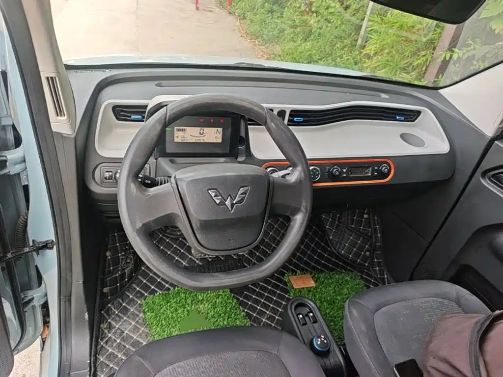 Photo 10 - Wuling Motors Hongguang MINIEV