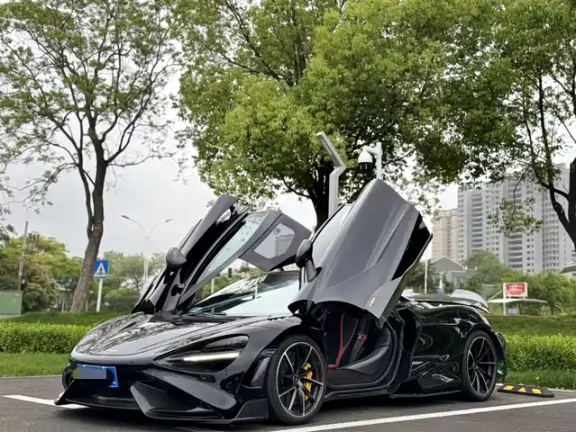 MCLAREN 720S