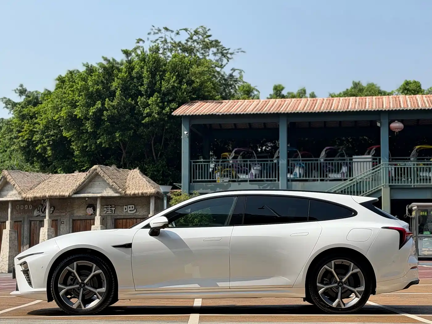 Nezha Auto Nezha S Shooting Brake 2024 2024 Extended Range 300 Pro Edition