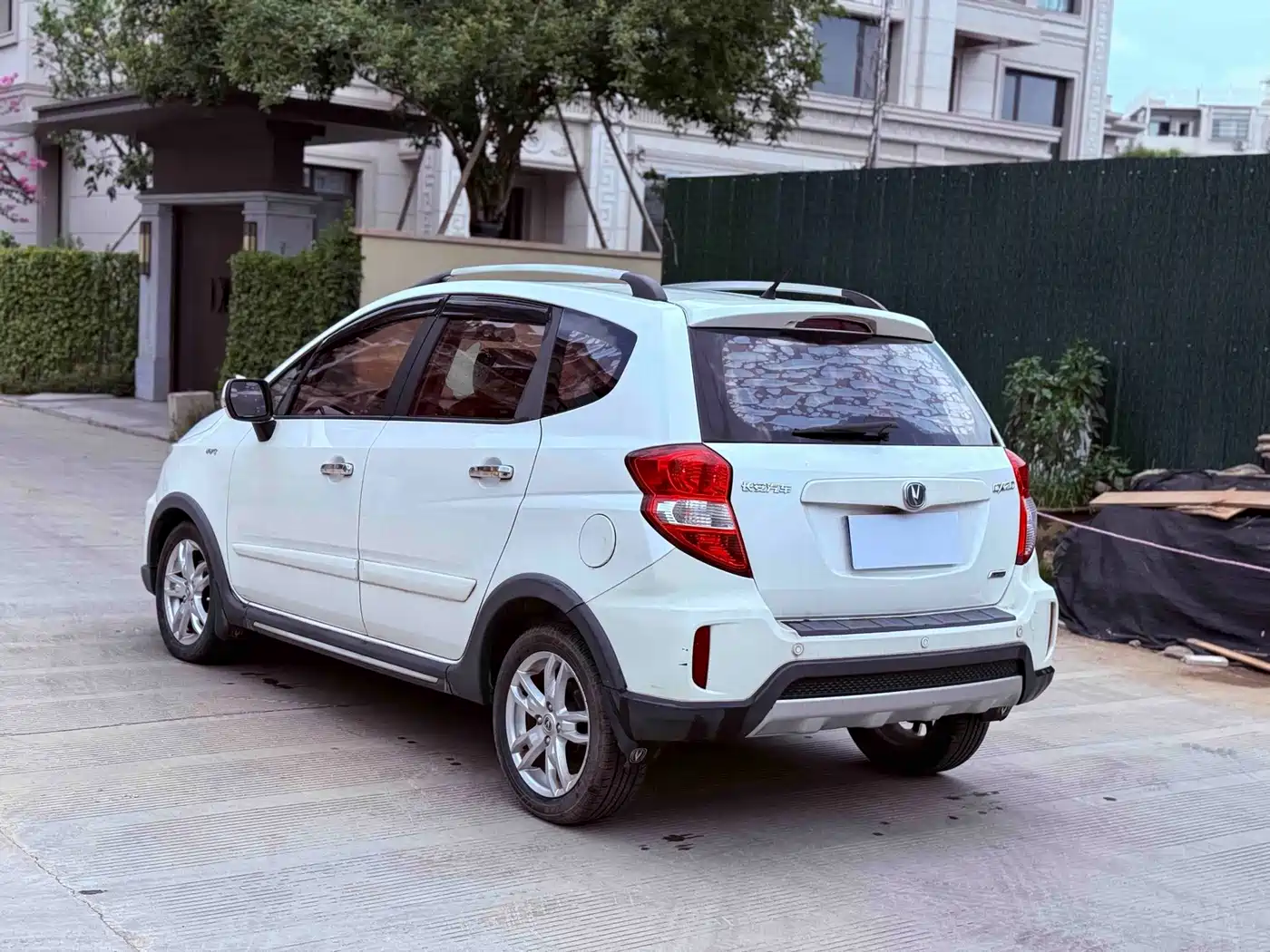 Changan CX20 2015 2014 1.4L Manual Sunroof Navigation China IV