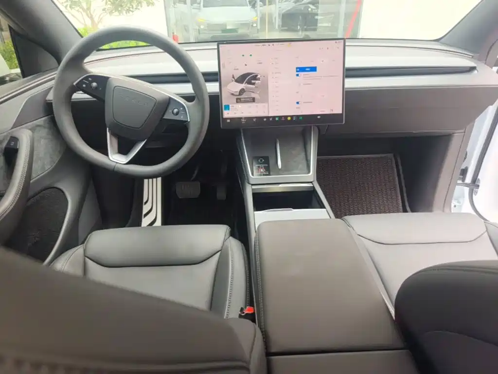 Tesla Model Y L 2026 2025 Facelift Long Range AWD