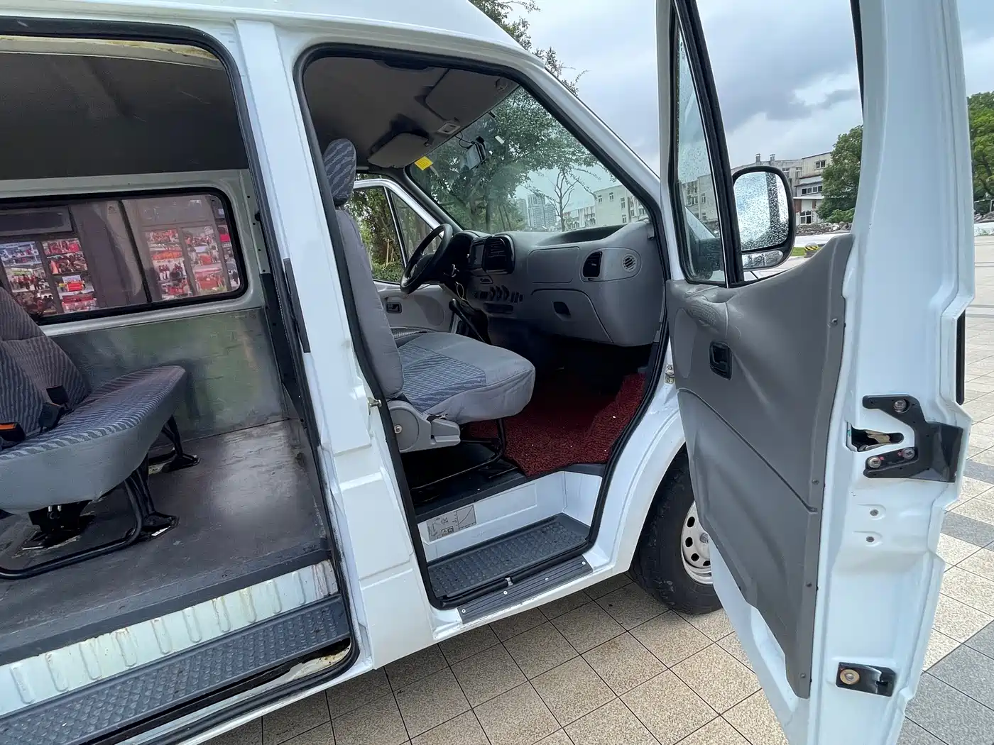 Ford Classic Transit 2016 2016 Model 2.8T Diesel Short Wheelbase 6-Seat Medium Roof Multi-Purpose Vehicle JX493ZLQ4
