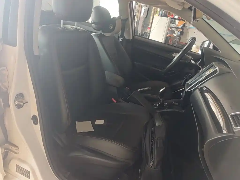 Фото 25 - Zotye Z360