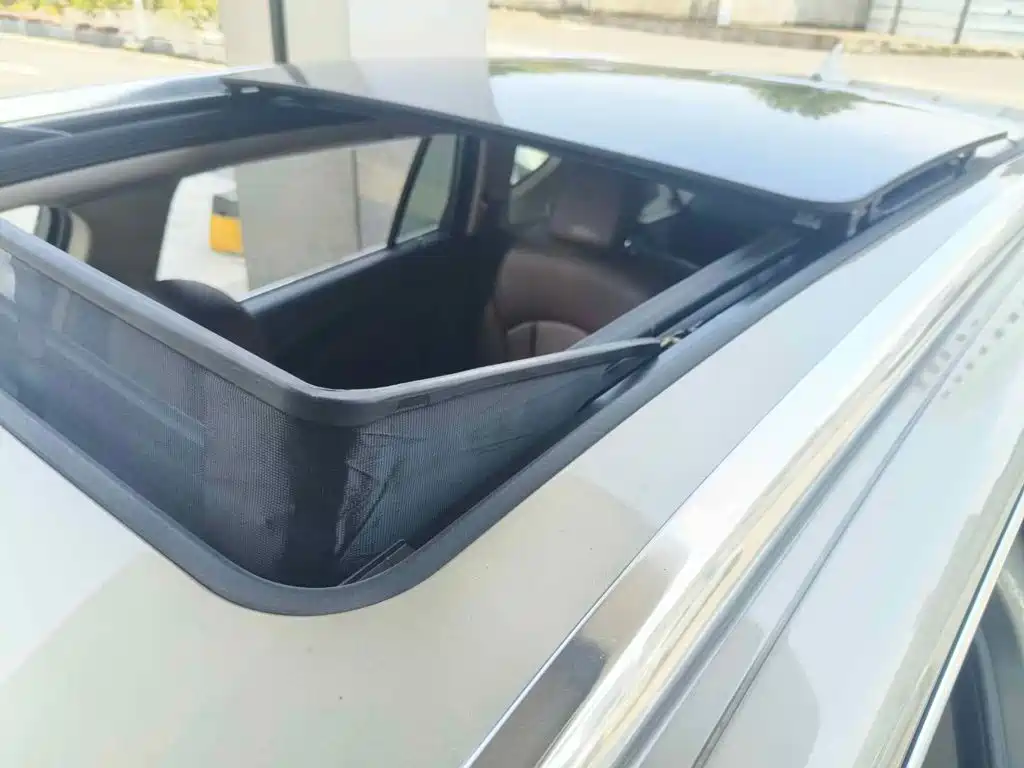 Photo 6 - Buick Envision Plus