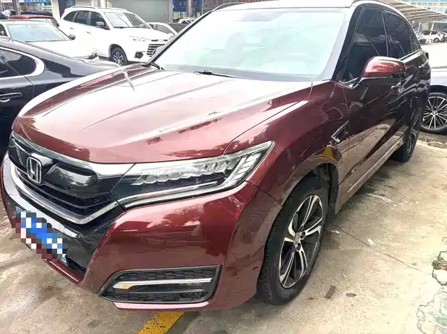 HONDA UR V