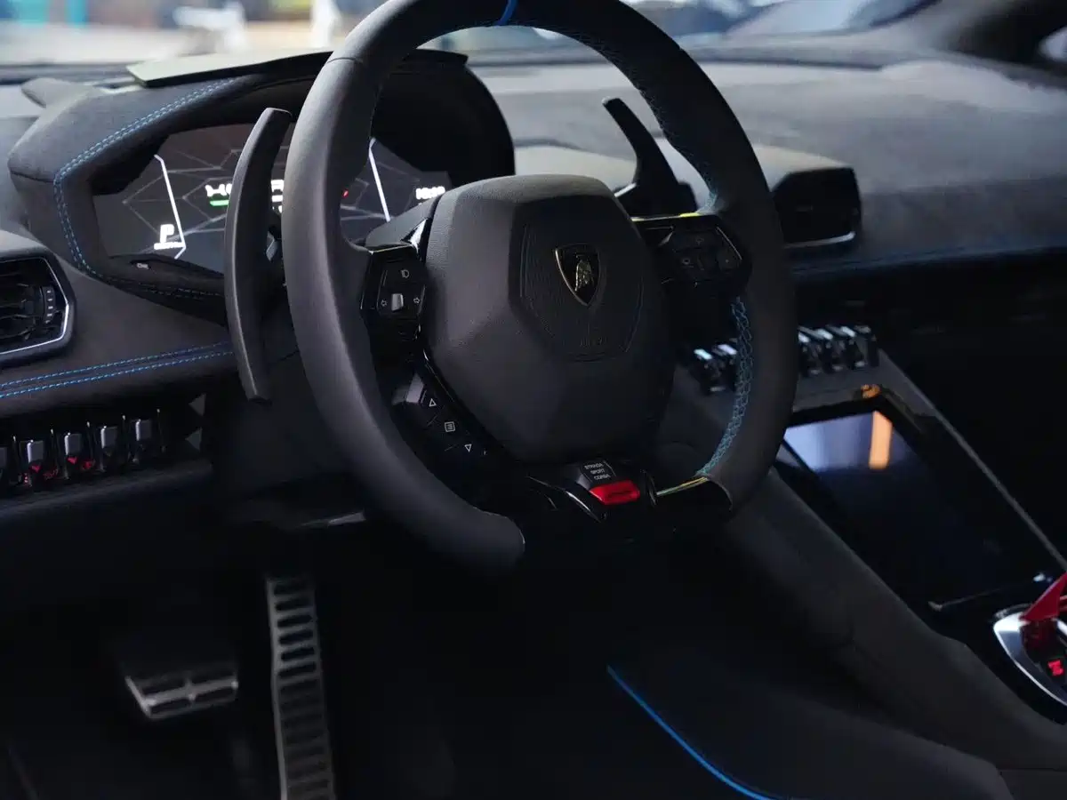 Photo 12 - Lamborghini Huracán