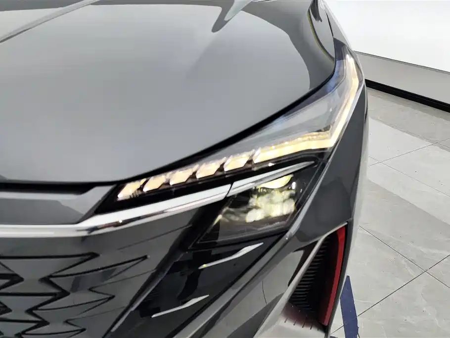 CHANGAN CHANGAN AUCHAN Z6