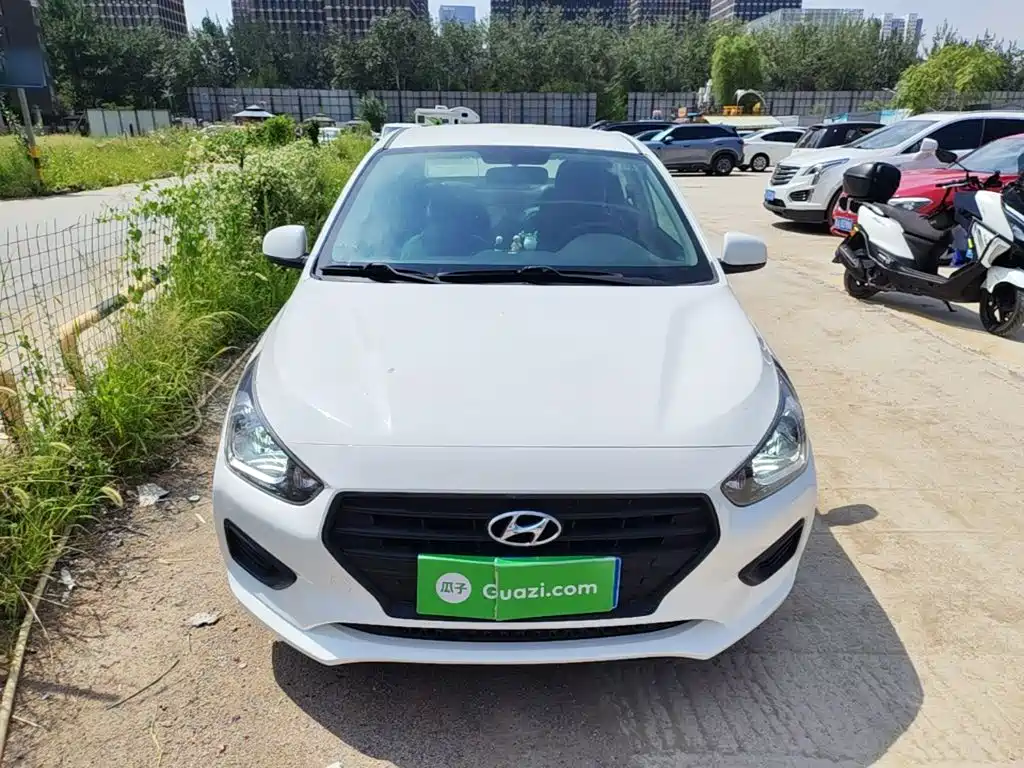 Фото 3 - Hyundai Verna