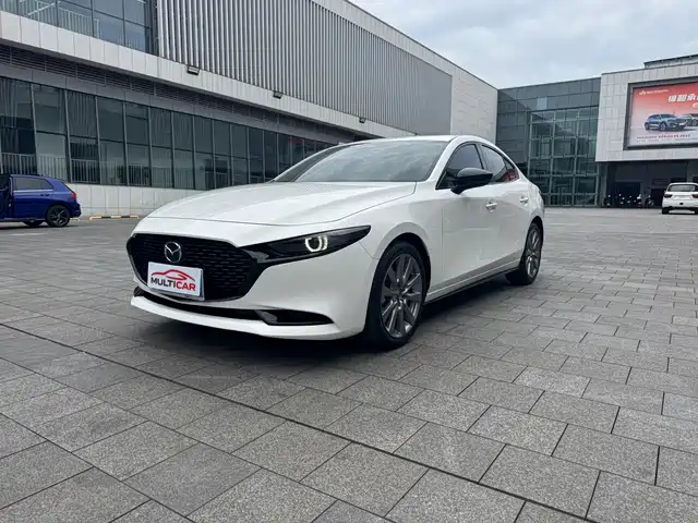 Mazda Mazda3 Axela 2.0L, Автомат, Премиум