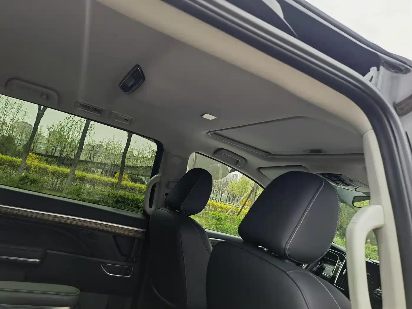 GAC Trumpchi Trumpchi M8 2023 Leading Series 390T Premium Edition фото 10