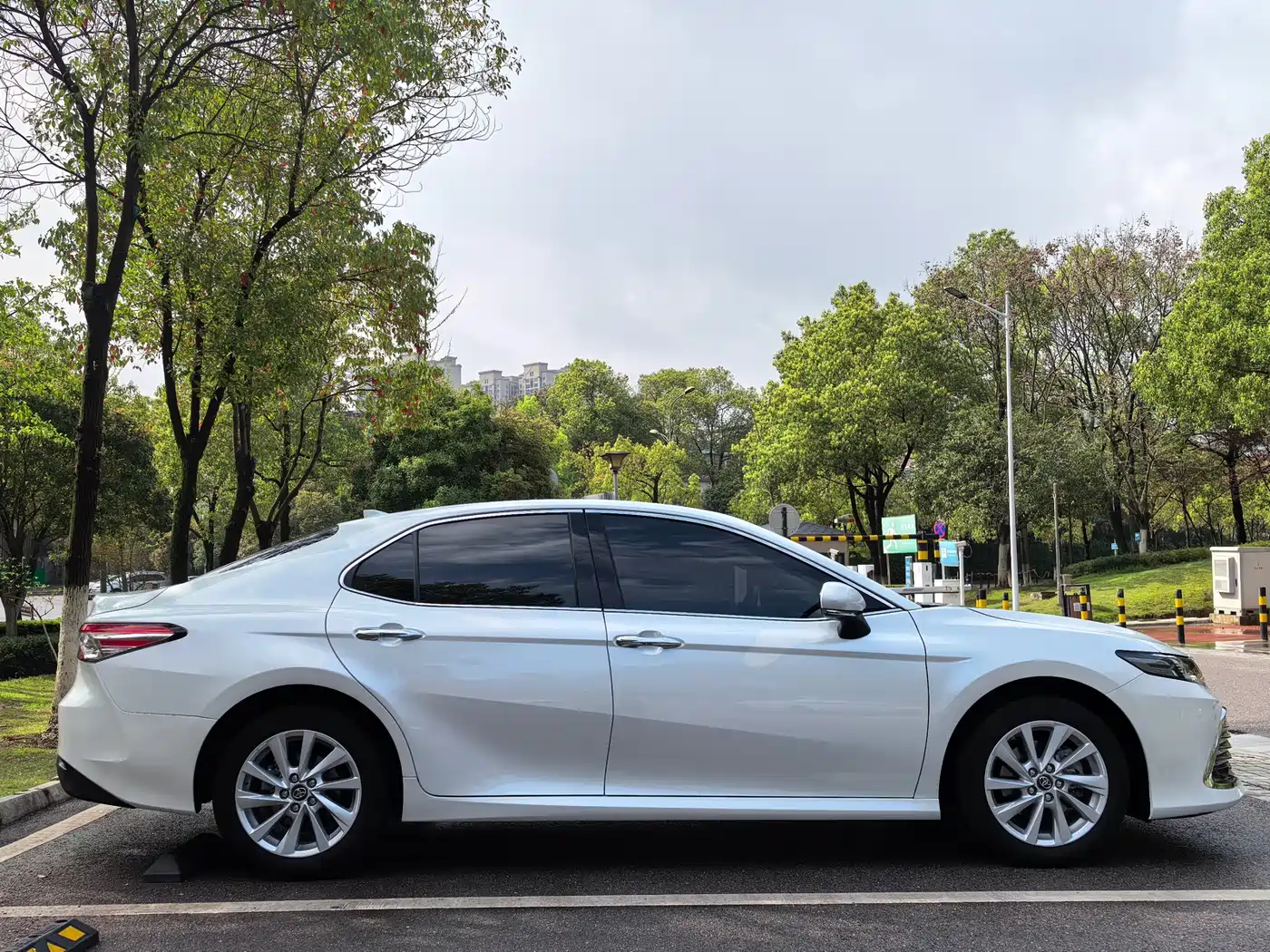 Toyota Camry 2021 2.0G Luxury Edition фото 7
