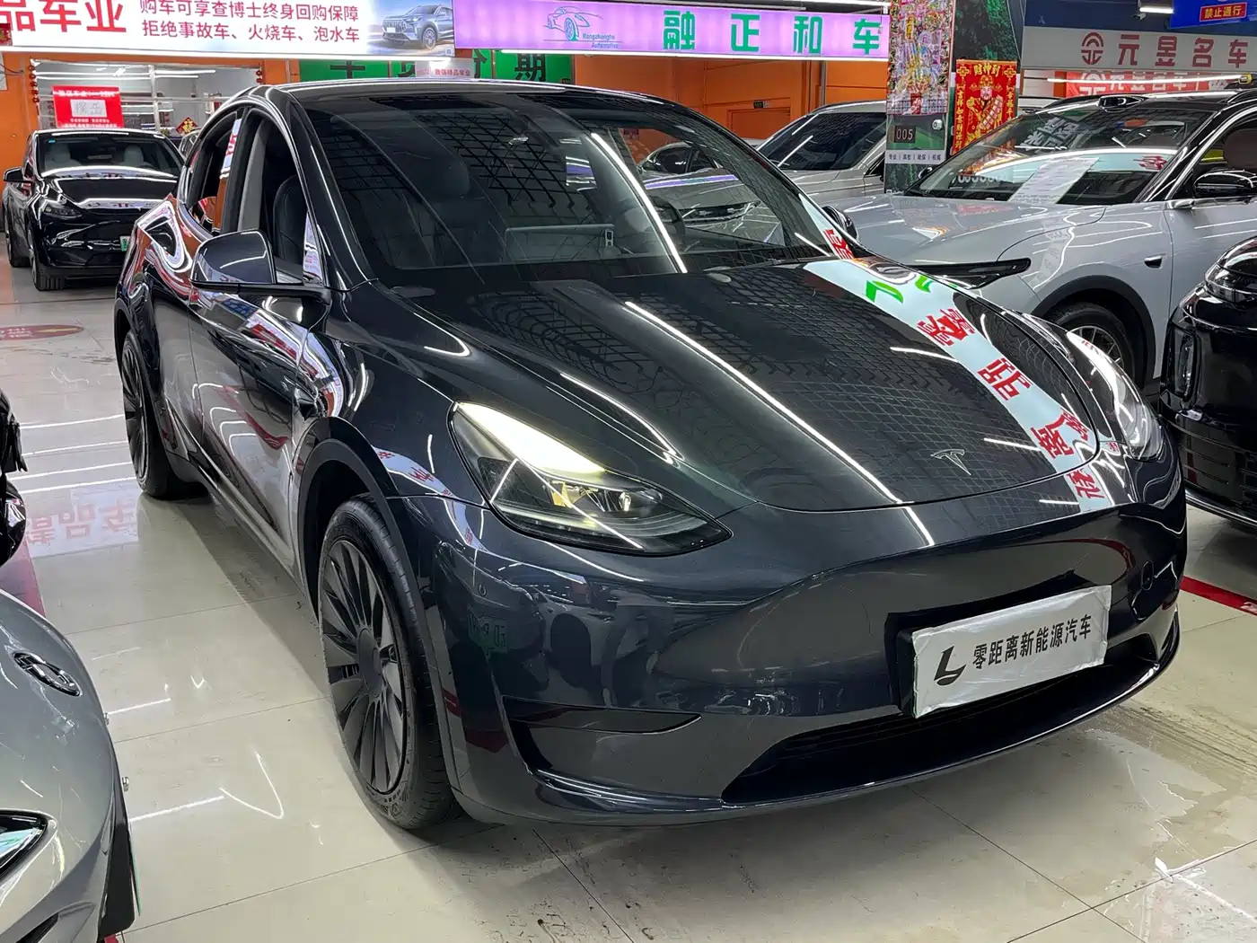 Фото 3 - Tesla Model Y
