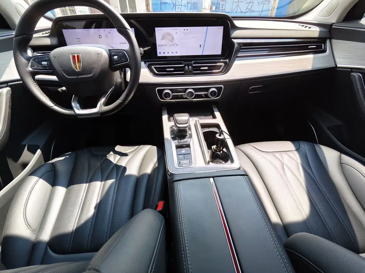 Photo 5 - Hongqi HS5