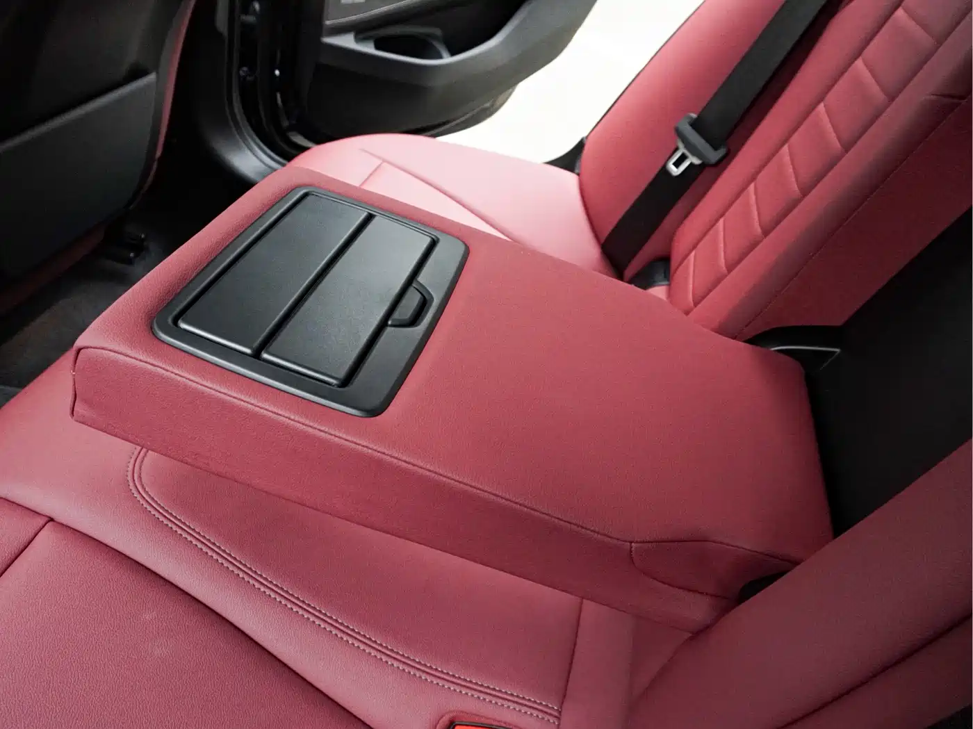Photo 18 - BMW 3 Series