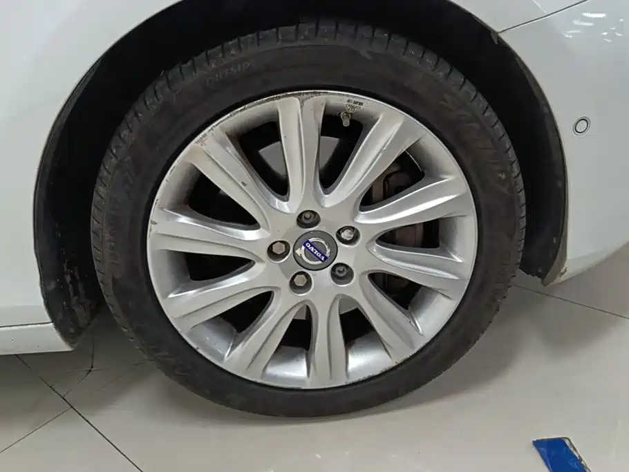 Volvo V40 2013 2013 2.0T Elegance Edition