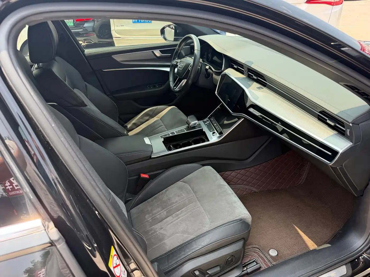 Фото 4 - Audi A6L