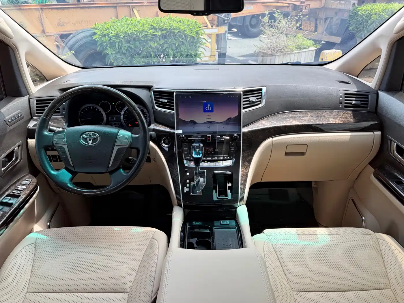 Toyota Alphard 2012 3.5L Luxury Edition фото 8