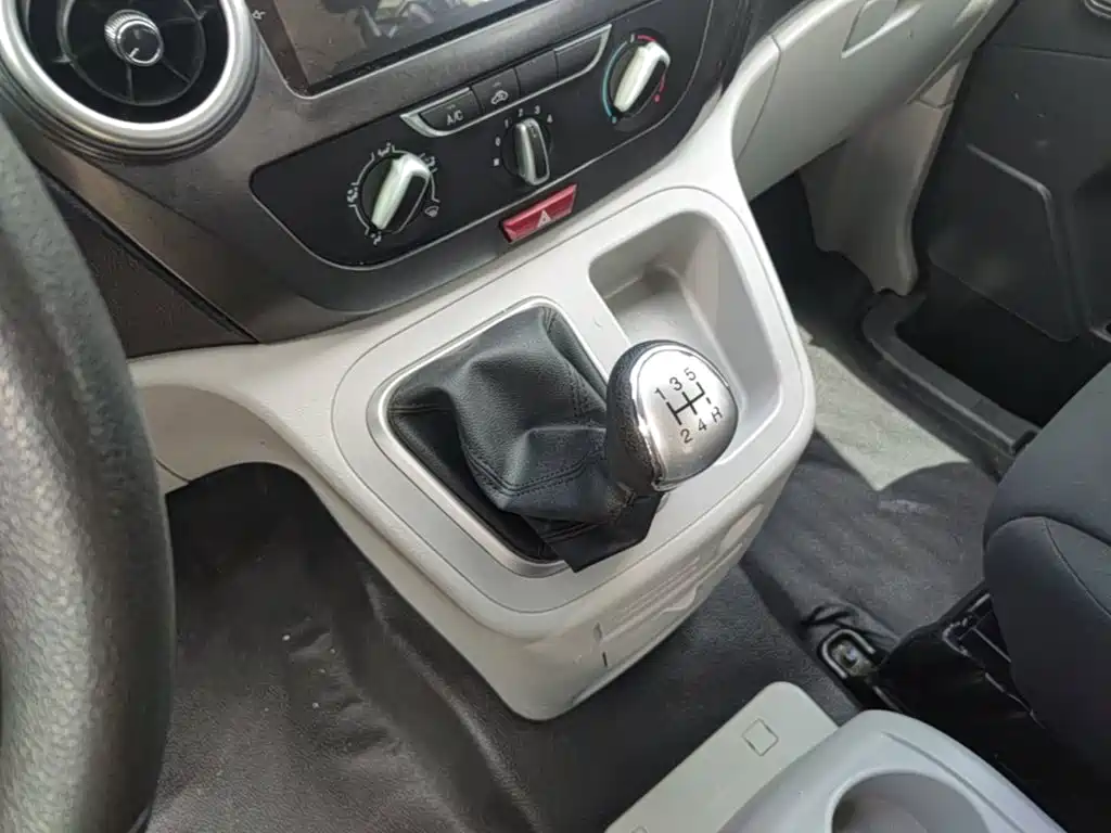 JAC Refine M3 2023 2023 PLUS 1.8L Comfort 7/8-seater