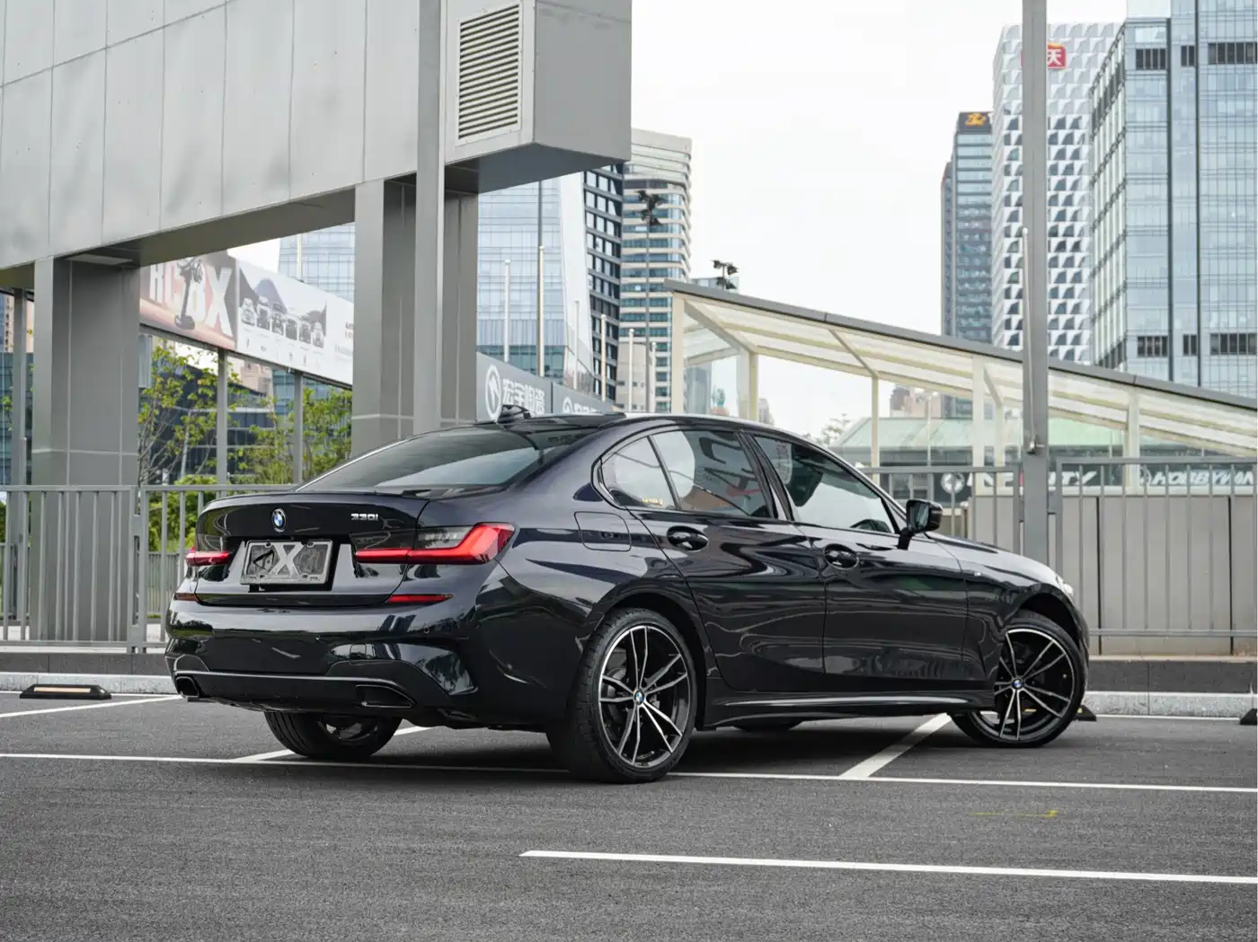Photo 9 - BMW 3 Series