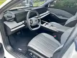 Фото 4 - Geely Galaxy Galaxy E8