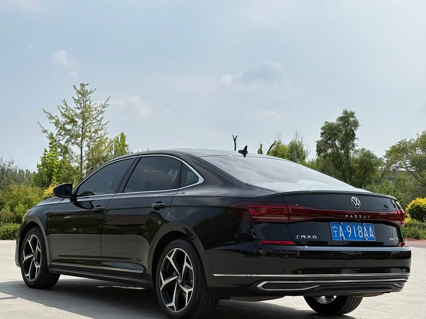 Volkswagen Passat 2025 2025 Outstanding 380TSI Dragon Soaring Edition