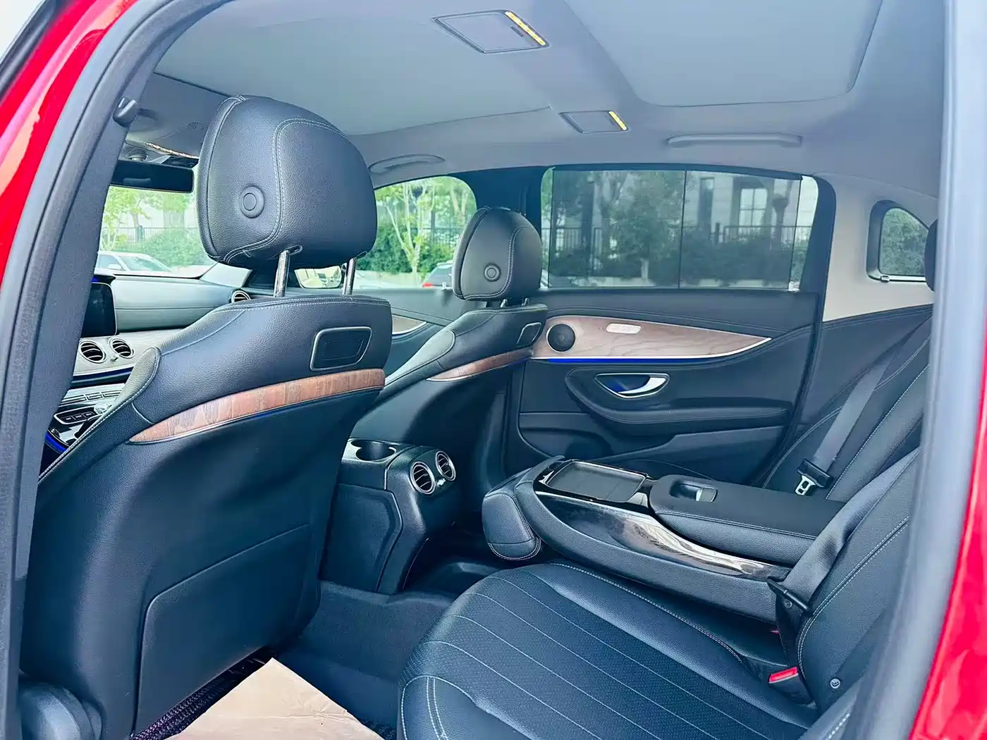 Mercedes-Benz E-Class 2017 E 300 L Luxury фото 7