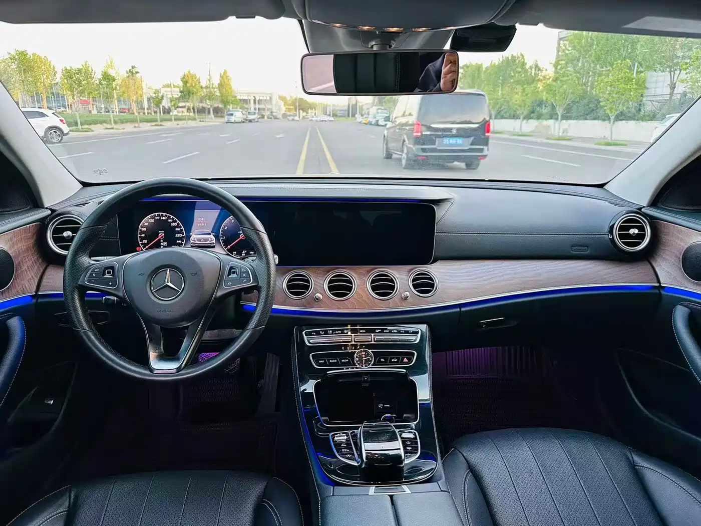 Mercedes-Benz E-Class 2017 E 300 L Luxury фото 8