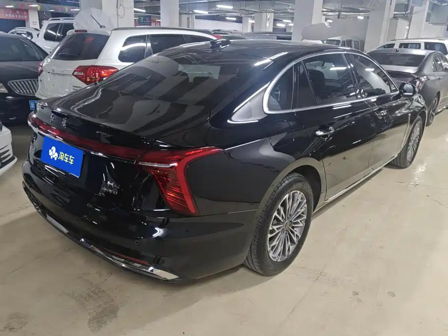 2026 Hongqi H5
