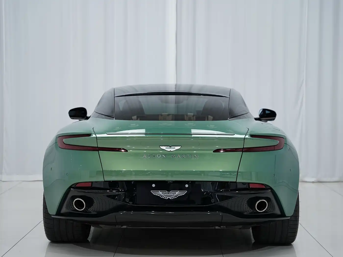 Aston Martin DB12 2024 2025 4.0T V8 Coupe