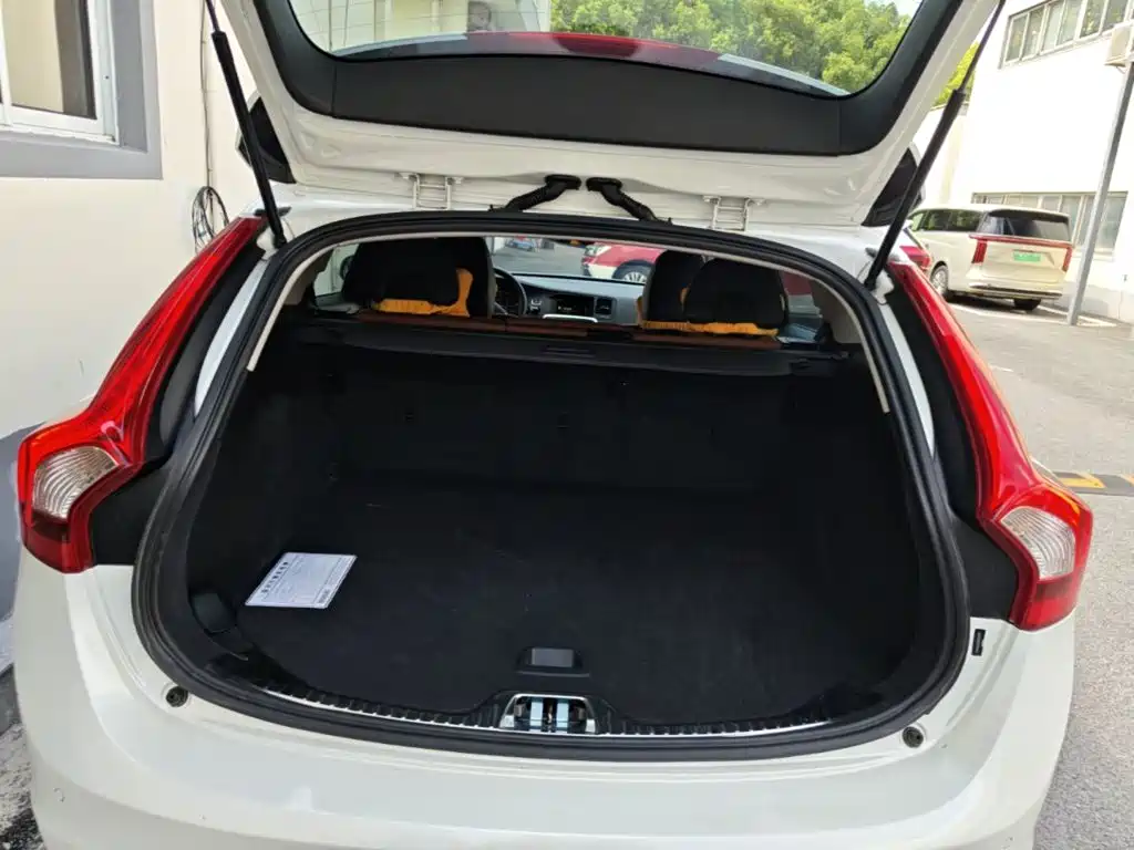 Volvo V60 2017 2016 T5 Inscription Edition