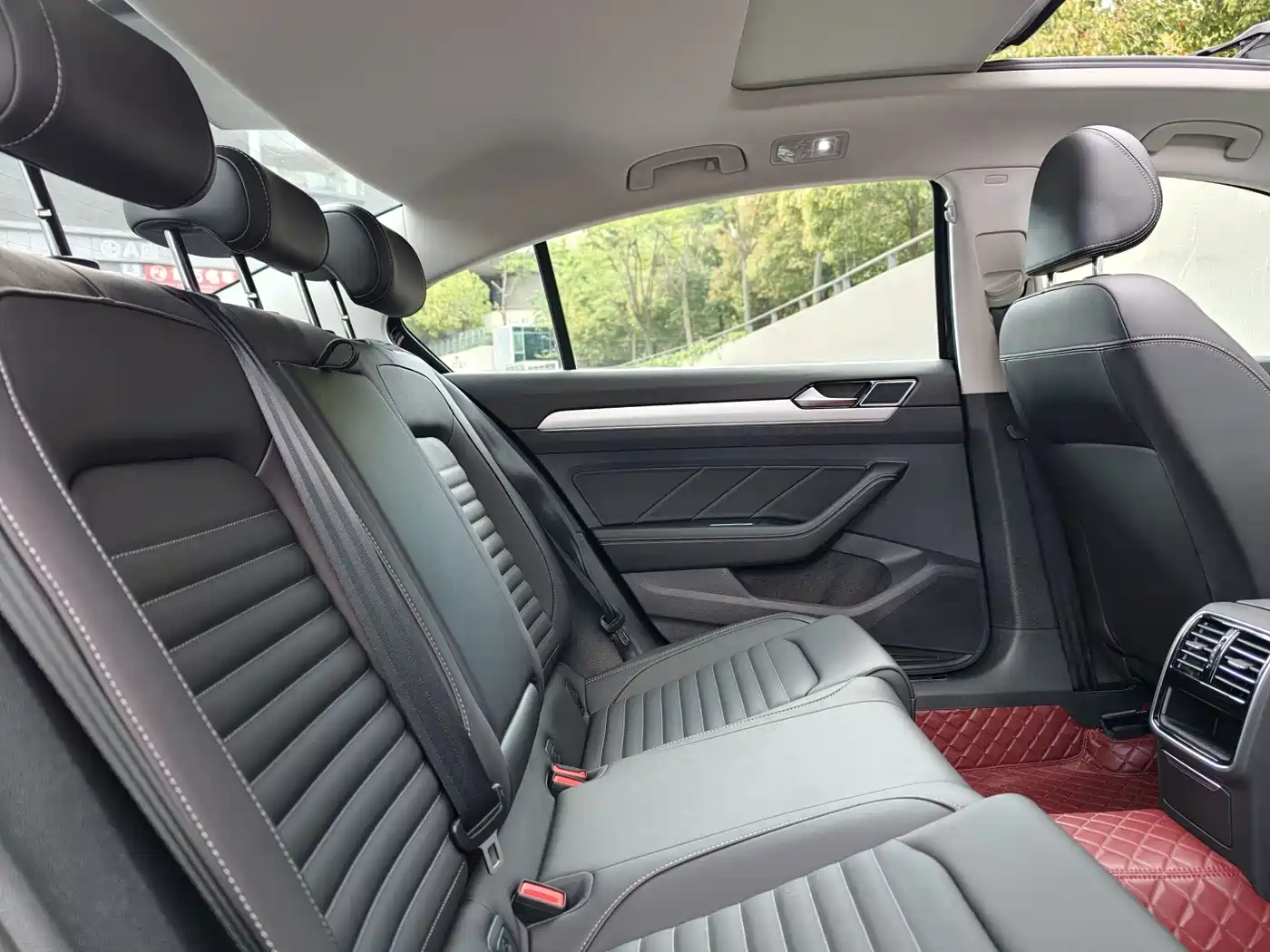 Volkswagen Magotan 2023 2 Million Units Commemorative Edition 280TSI DSG Comfort фото 27