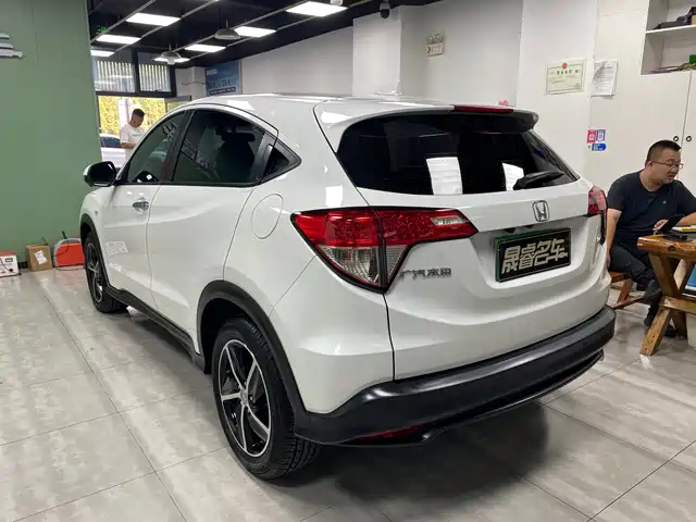 Honda Vezel 2020 1.5L CVT Pioneer — фото 5
