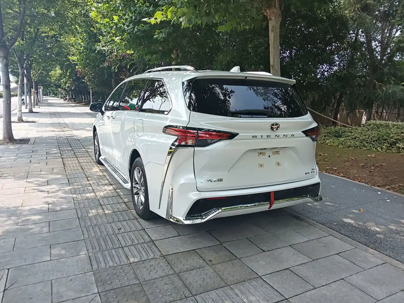 Toyota Sienna 2025 2024 2.5L Hybrid AWD Luxury Edition