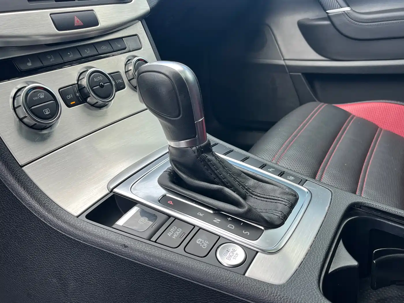 Volkswagen FAW-Volkswagen CC 2016 Model 1.8TSI Luxury фото 13