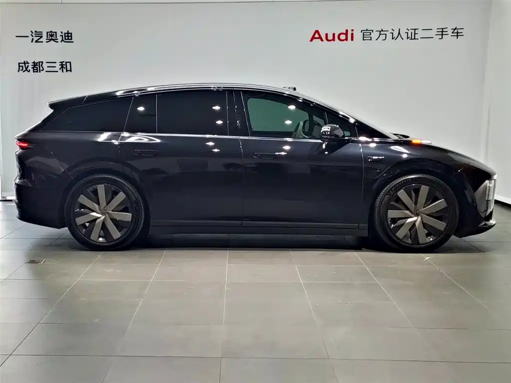 Li Auto i6 2026 2025 2WD Base Model