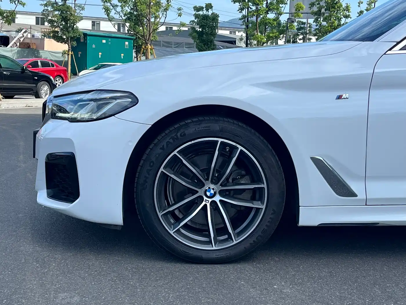 BMW 5 Series 2021 525Li M Sport Package фото 9