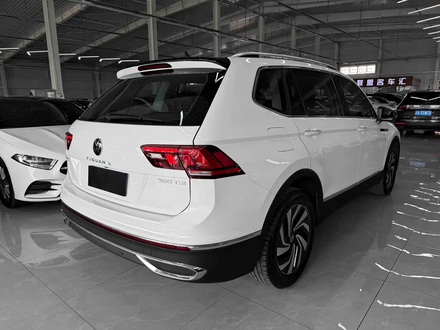 VOLKSWAGEN TIGUAN L