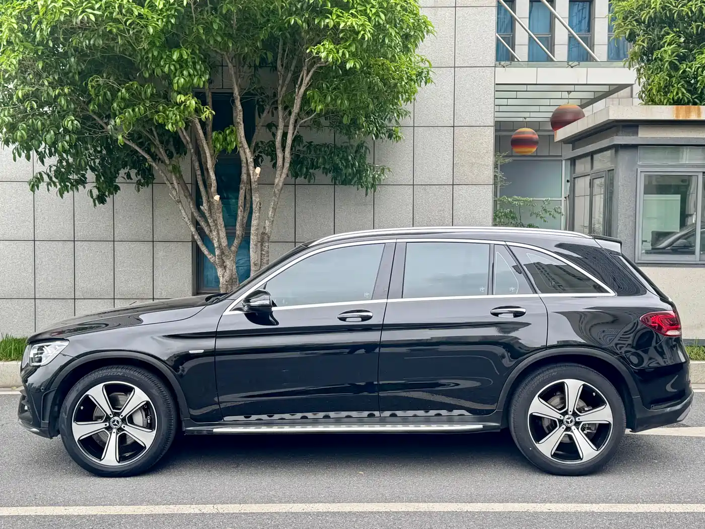 Mercedes-Benz GLC 2022 Facelift GLC 300 L 4MATIC Dynamic Collector's Edition фото 3