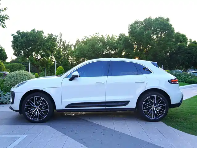 Porsche Macan 2024 Macan 2.0T — фото 3