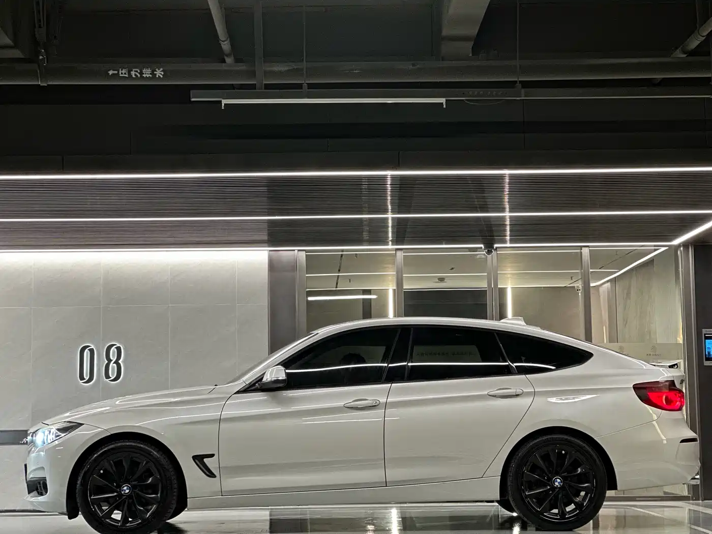 BMW 3 Series GT 2018 320i Fashion фото 29